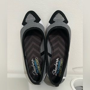 Skechers flats